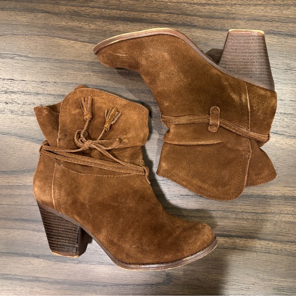 BAKERS medium brown suede ankle bootie heels (size 8) - box included - Picture 8 of 9